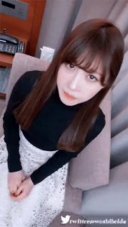 少女Holly Hendrix享受强烈的BDSM高潮